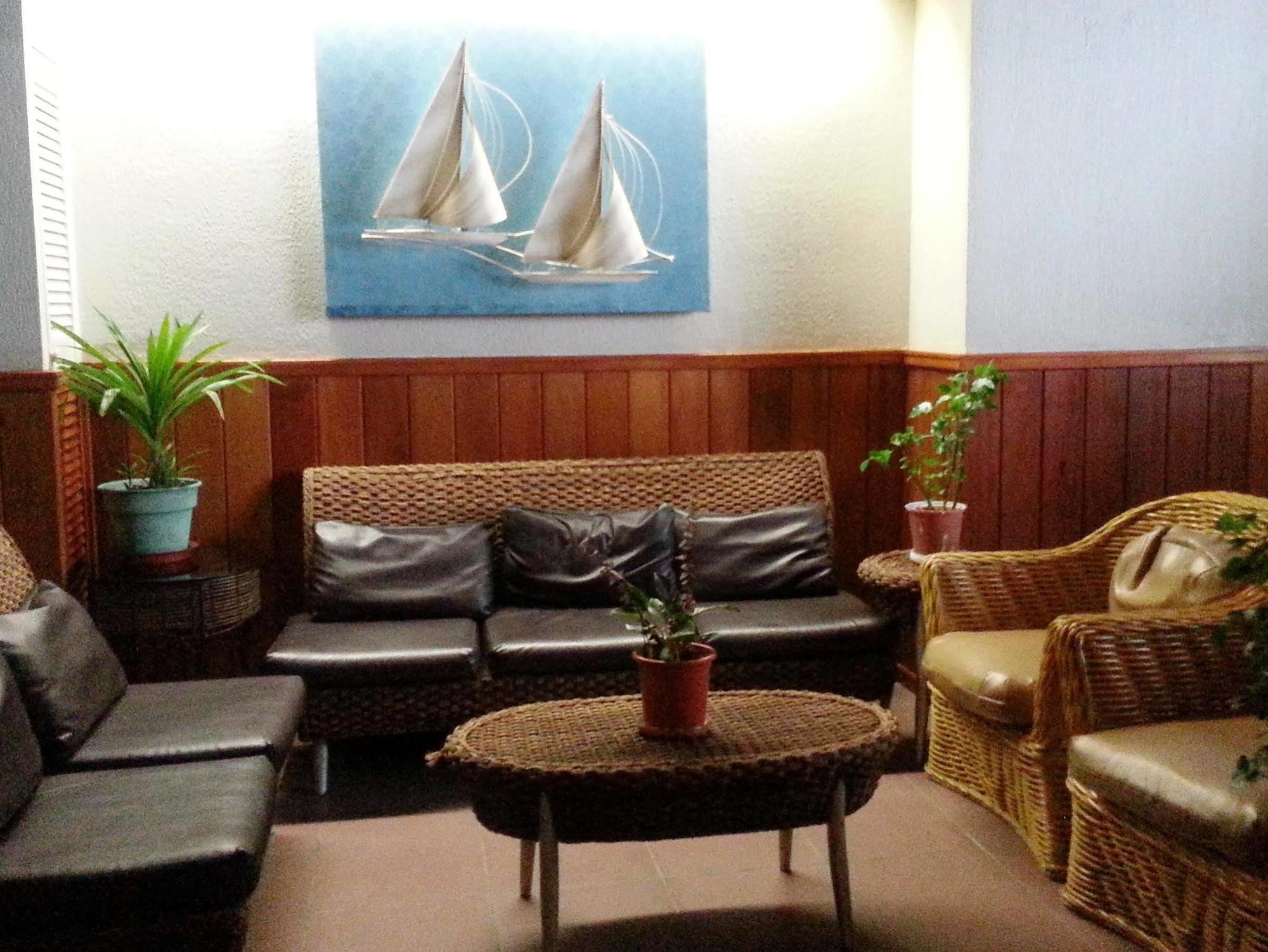 West Plaza By The Sea Hotel Koror Buitenkant foto