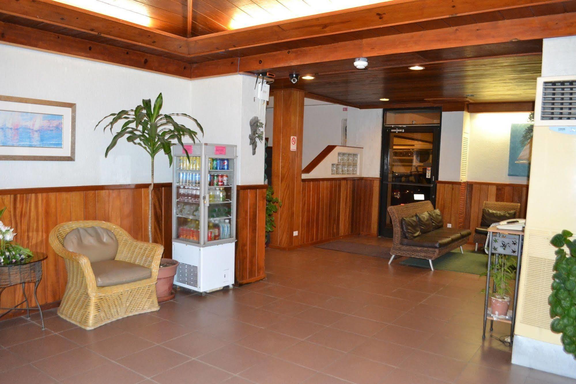 West Plaza By The Sea Hotel Koror Buitenkant foto
